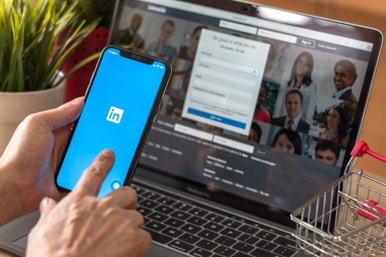 5 Best Sites To Buy LinkedIn Likes in 2023